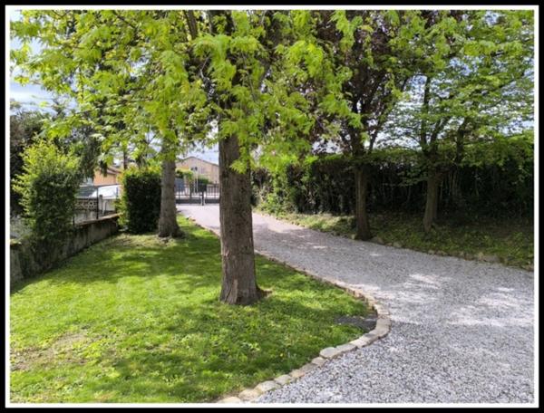 Maison rénovée 120m2 4 chambres sur terrain plat de 1000m2