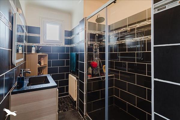 Maison à vendre |  Décines-Charpieu |  5 pièces | 154 m²