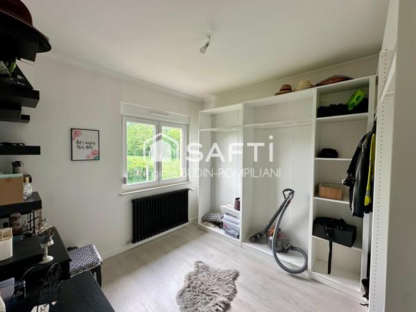 Maison individuelle plain-pied avec jardin et garage