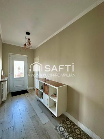 Maison individuelle plain-pied avec jardin et garage