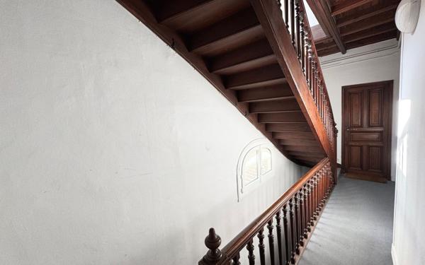 Immeuble à vendre    4 pièces •  La Rochelle