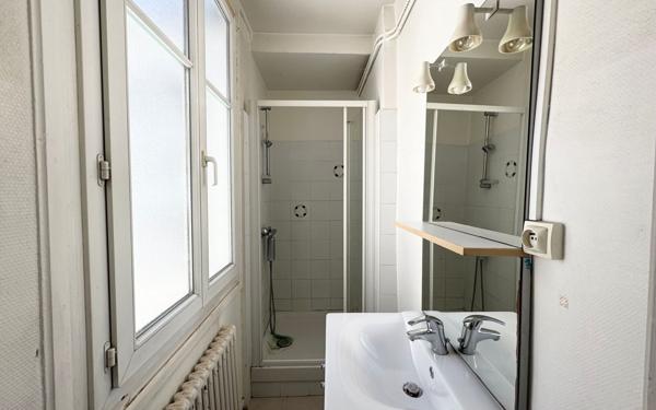 Immeuble à vendre    4 pièces •  La Rochelle