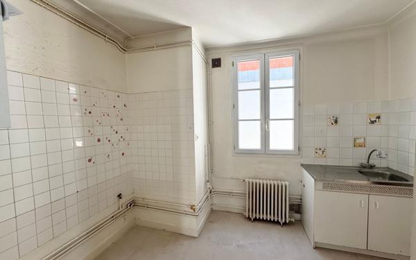 Immeuble à vendre    4 pièces •  La Rochelle