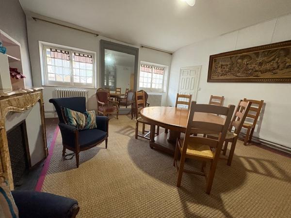 Appartement à louer 900 € CC CARCASSONNE 5 p 174 m² DPE C