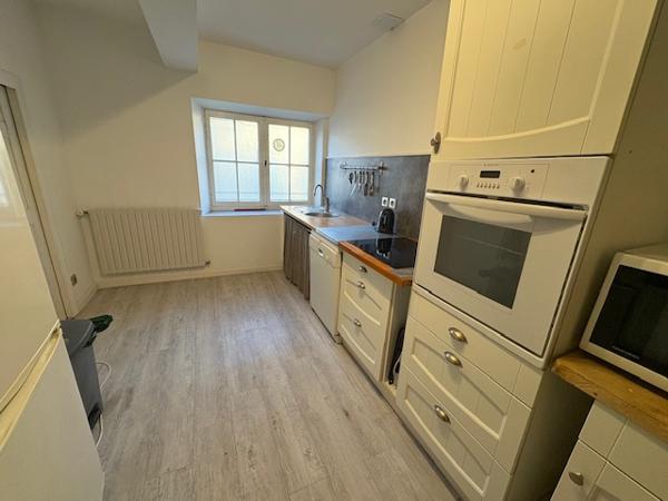 Appartement à louer 900 € CC CARCASSONNE 5 p 174 m² DPE C
