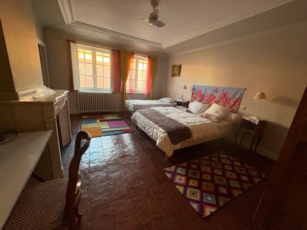 Appartement à louer 900 € CC CARCASSONNE 5 p 174 m² DPE C