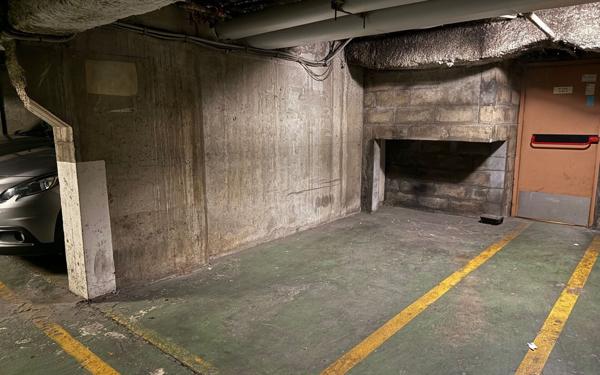 Stationnement à vendre    8 m2 Paris 5