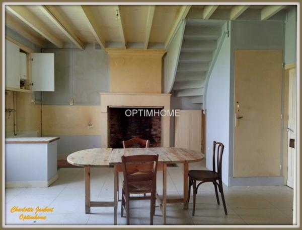 Maison en pierre + grandes dépendances