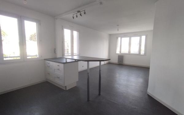 Appartement à louer    1 pièce •  Compiègne