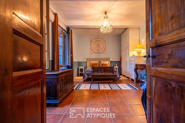 Propriété de caractère avec piscine et panorama sur les montagnes