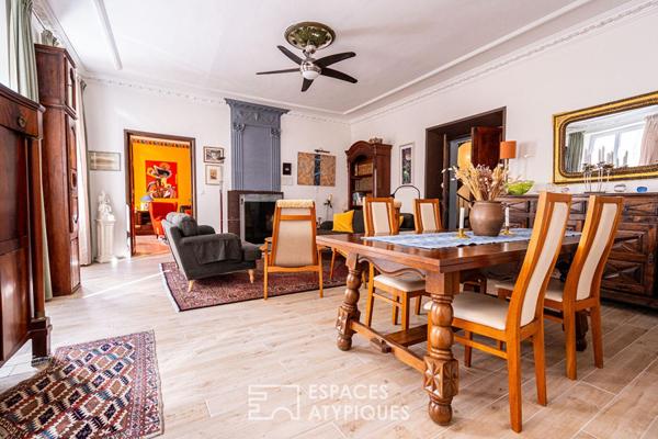 Propriété de caractère avec piscine et panorama sur les montagnes