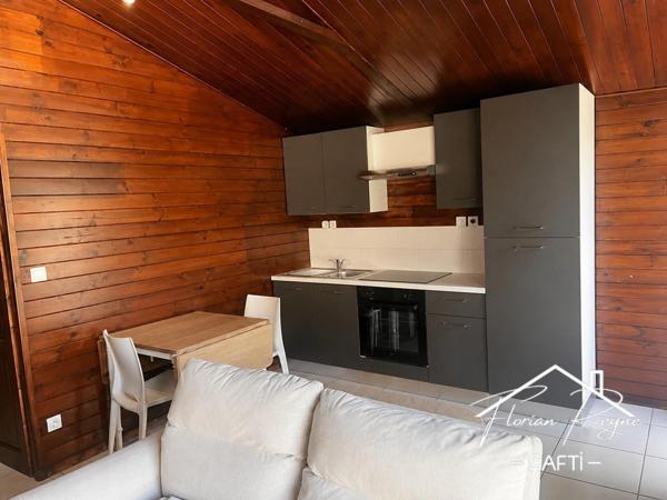 Maison + 2 T2 indépendants sur 4 857 m² de terrain