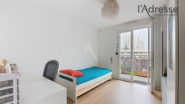 PUTEAUX / Eco Quartier des Bergères - 3/4 pièces de 78 m² avec terrasse, balcon, parkings et cave