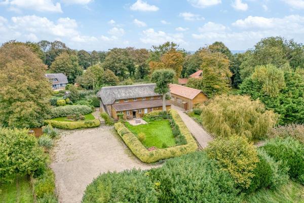 Propriété 1,40 ha (prairie 1,20ha) 2 bâtisses, 3 logements pour 293m2 habitables