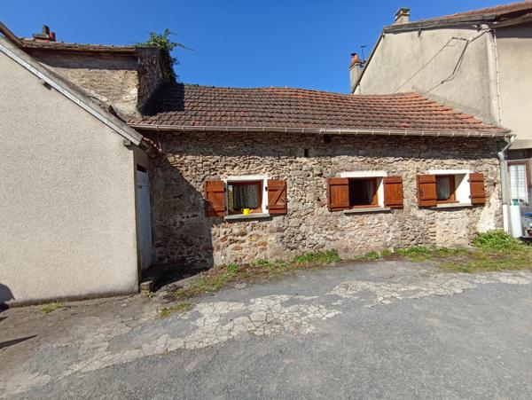 Le Plessis-Pâté (91220) Maison de plain-pied à rénover avec jardinet au Plessis-Paté