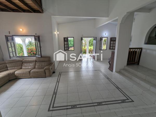 Villa d’exception avec vue mer et court de tennis privé