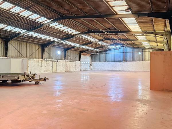 Achat local commercial Yffiniac - 1000 m² - 470 250 €