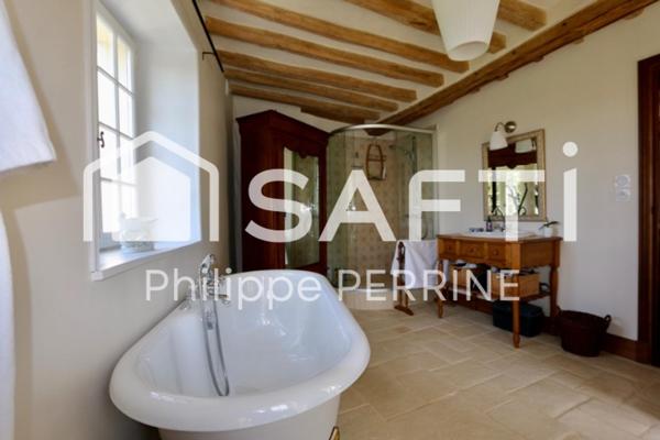 Proche Argences,  Maison de charme de 310 m2 avec dépendances dont 2 appartements indépendants