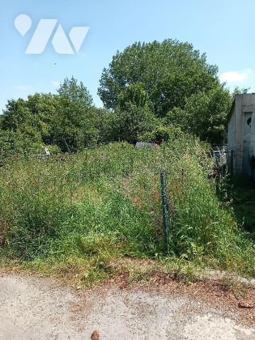 ERNEE Maison de 68 m² habitables comprenant:
- Au rez-de-chaussée : pièce de vie / cuisine de ...