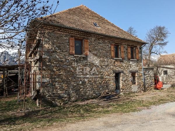 Corps de ferme en pierre - Fort potentiel - Champsaur