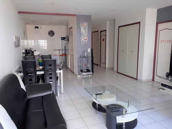 Agréable T2 bis avec stationnement et balcon.