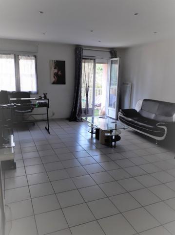 Agréable T2 bis avec stationnement et balcon.