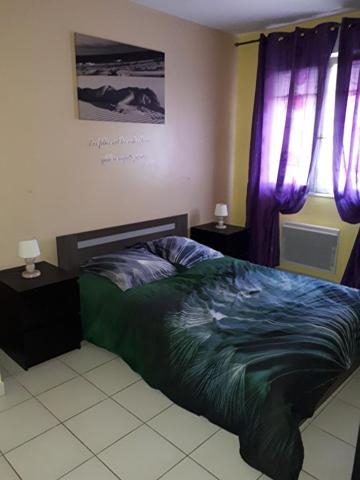 Agréable T2 bis avec stationnement et balcon.