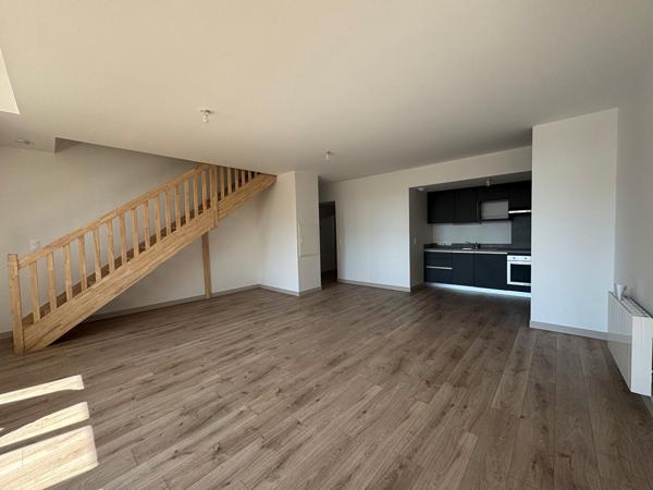 Appartement 4 pièces à louer Châtellerault - 86100 / Réf: 12008