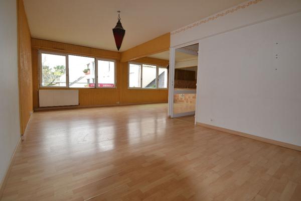 Appartement Angers de 3 chambres de  99.34 m2 a Angers proche Clinique de l Anjou avec  stationnement