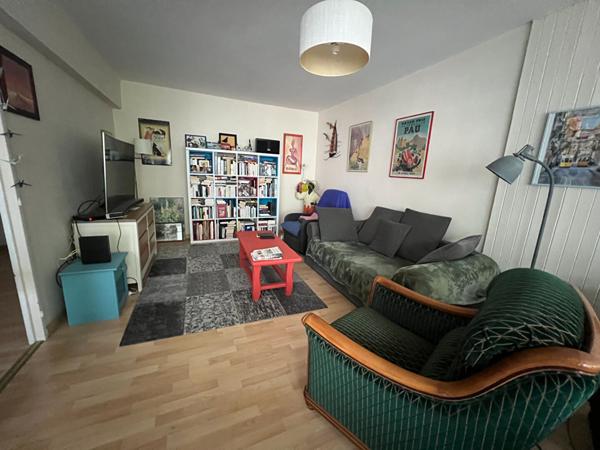 Appartement Angers de 3 chambres de  99.34 m2 a Angers proche Clinique de l Anjou avec  stationnement