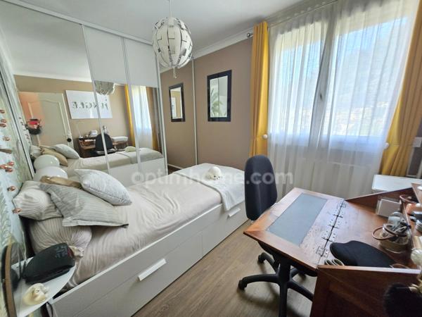 Résidence sécurisée la Coudoulière, appartement T4 rénové 80 m² à vendre à Martigues –  proche hôpital et autoroutes MARTIGUES (13)