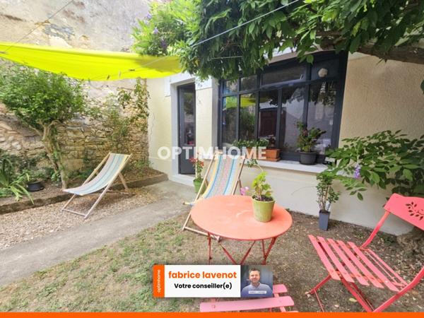 Maison centre-ville de 147 m² avec terrasse, 4 chambres et vue sur le château. LA ROCHEFOUCAULD (16)