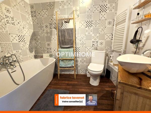 Maison centre-ville de 147 m² avec terrasse, 4 chambres et vue sur le château. LA ROCHEFOUCAULD (16)