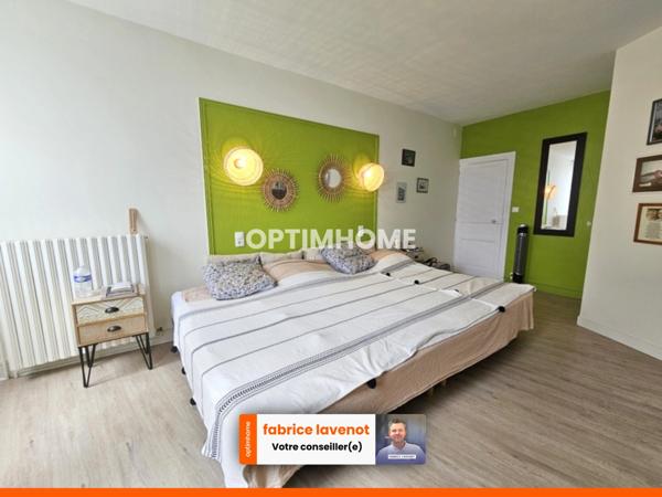 Maison centre-ville de 147 m² avec terrasse, 4 chambres et vue sur le château. LA ROCHEFOUCAULD (16)