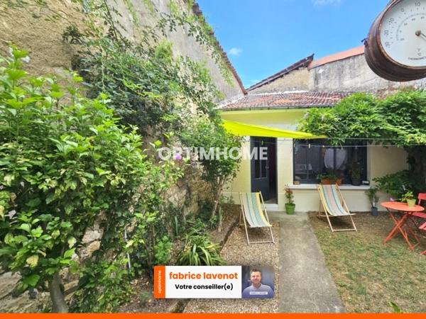 Maison centre-ville de 147 m² avec terrasse, 4 chambres et vue sur le château. LA ROCHEFOUCAULD (16)