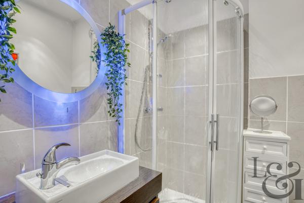 A vendre maison de ville sur 2 niveaux