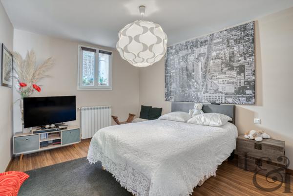 A vendre maison de ville sur 2 niveaux