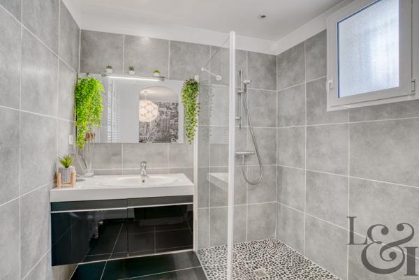 A vendre maison de ville sur 2 niveaux