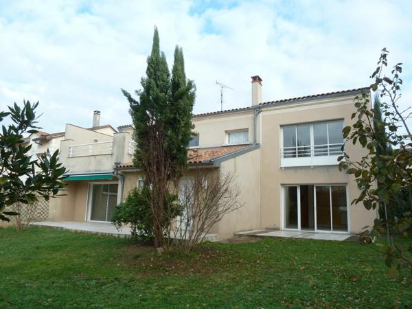 Maison à louer    5 pièces •  Périgueux