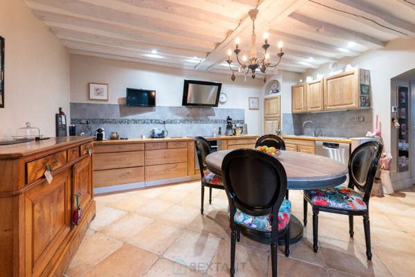 Maison de caractère située au cur d'un village typique, très prisé, à 10 min de Fontainebleau !