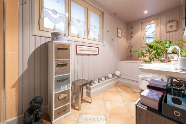 Maison de caractère située au cur d'un village typique, très prisé, à 10 min de Fontainebleau !