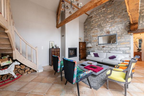 Maison de caractère située au cur d'un village typique, très prisé, à 10 min de Fontainebleau !