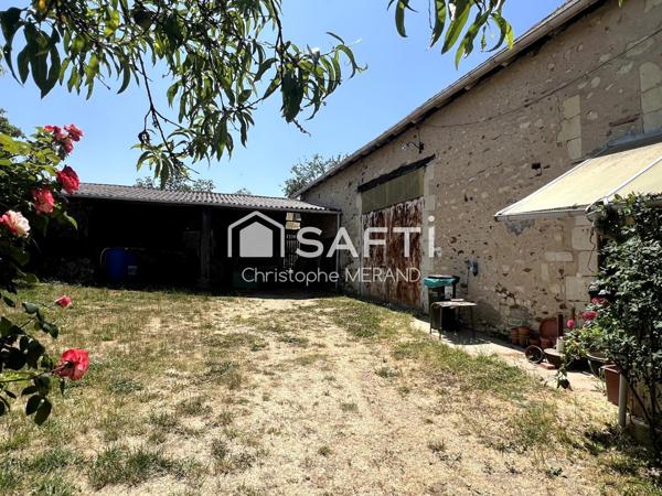 Fermette dans la campagne de Oyre  sur plus de 3500 m2