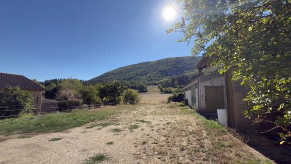 Maison à vendre 7 pièces  (84) - 210m2 couverts dont 97m2 actuellement habitables