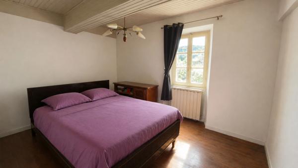 Maison à vendre 7 pièces  (84) - 210m2 couverts dont 97m2 actuellement habitables