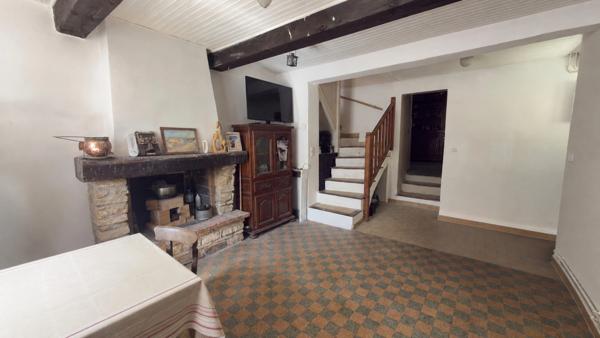 Maison à vendre 7 pièces  (84) - 210m2 couverts dont 97m2 actuellement habitables