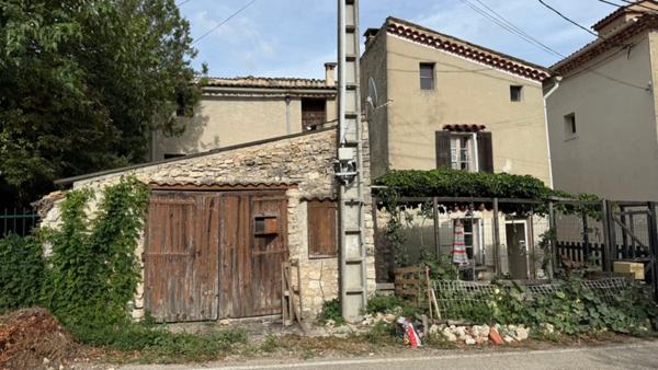 Maison à vendre 7 pièces  (84) - 210m2 couverts dont 97m2 actuellement habitables