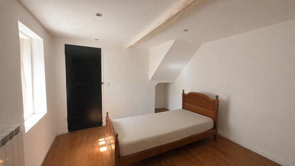 Maison à vendre 7 pièces  (84) - 210m2 couverts dont 97m2 actuellement habitables