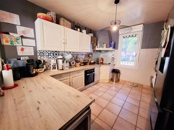 Espace, confort et lumière pour cette maison aux portes du centre ville