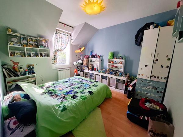 Espace, confort et lumière pour cette maison aux portes du centre ville